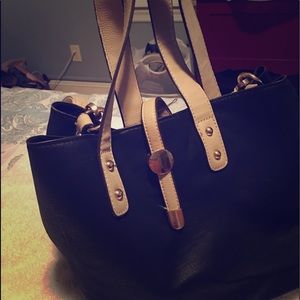 Perfect tan/black bag.